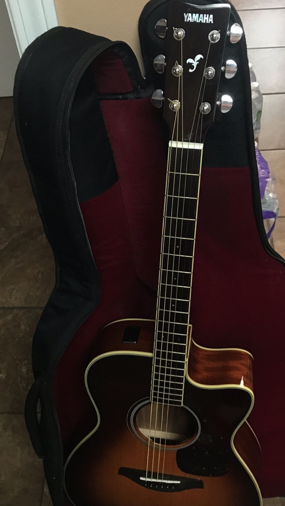 Yamaha Acoustic & Tuner Guitar (LIKE NEW NO FLAWS‼️ WORKS GOOD‼️)