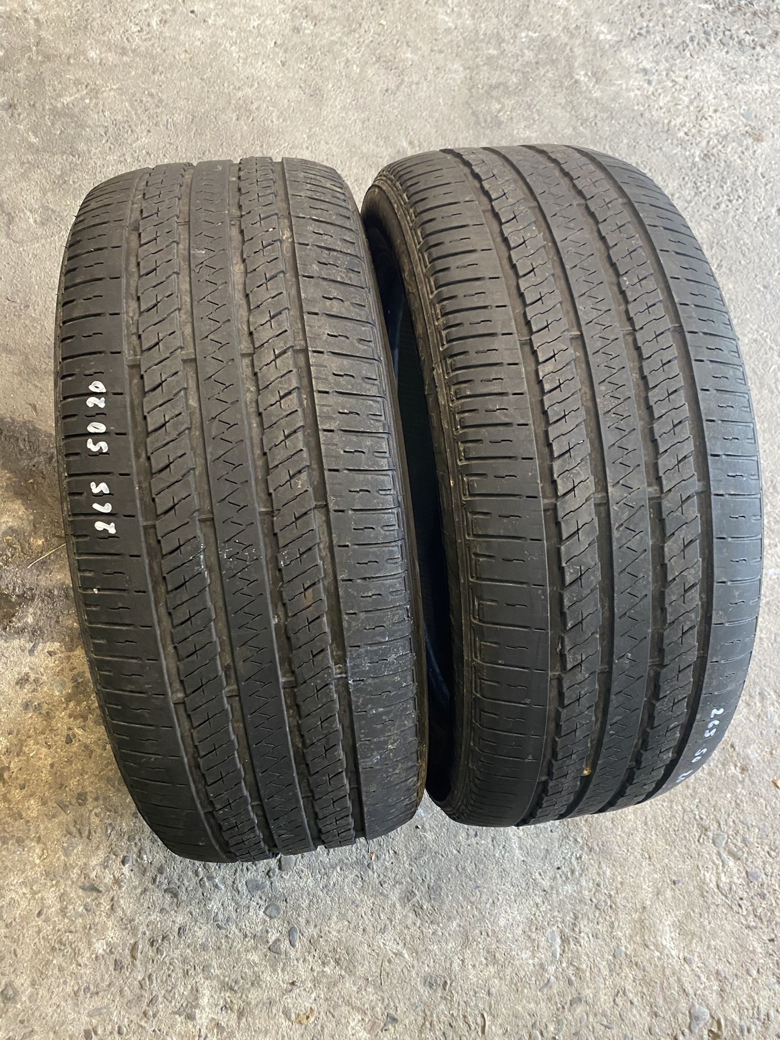 Pair Tires 265 50 20