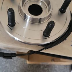 2012---2022  Dodge Ram front wheel hub