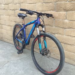 SPECIALIZED PITCH COMP BIKE W / HYDRAULIC DISC BRAKES Excellent Condition 
