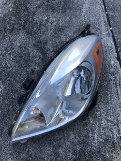 2012 2013 2014 Nissan Versa Drivers Headlight 