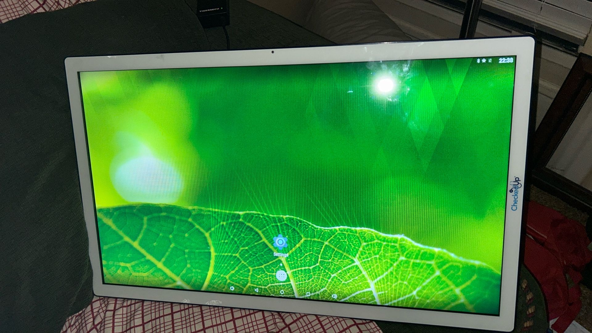 Checked up HD Monitor/Display Screen