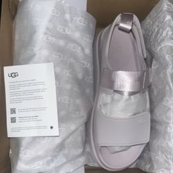 UGG Goldenglow (Brand New)
