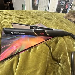 💫 Infinity Golden Ceramic Tourmaline Hair Straighteners – Like New! 💫