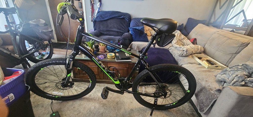 Giant Sedona Large 4210-2 Hybrid Cruiser