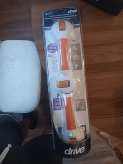 Brand New / Factory Sealed
Selling a brand new Drive Medical Rotating Suction Cup Grab Bar