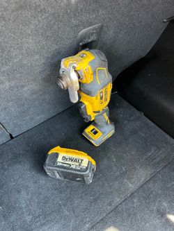Dewalt 20v multitool de 3 velocidades con batería grande $90 firme precio