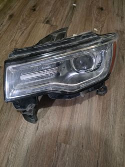Grand cherokee headlight