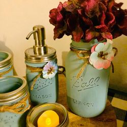 Bath or Makeup set MJ collectible pieces