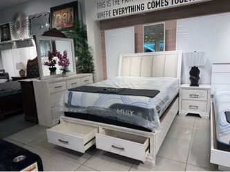 Gorgeous Queen Bedroom Set 💖💖💖
