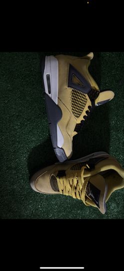 Jordan’s 4 Yellow Thunders Size 8.5