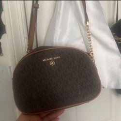 Micheal Kors Purse
