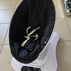 mamaRoo®4 multi-motion baby swing
