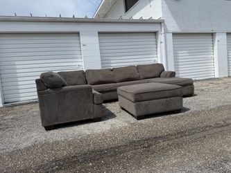 Ashley Large Sectional Sofa