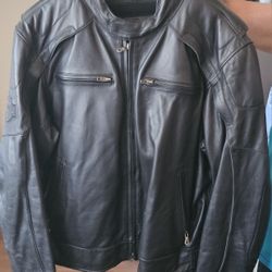 Men's XL Harley Davidson leather jacket, never worn....serious buyers only