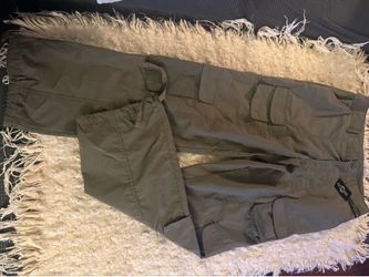 Cargo pants size medium
