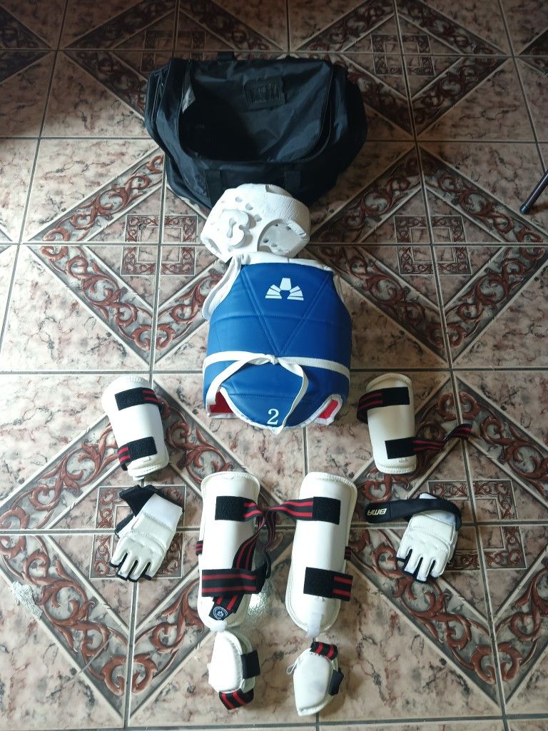 Sparring Gear Tea Kon Do/ Karate