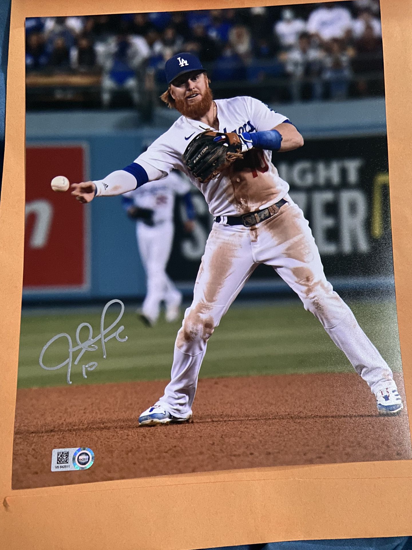 Justin Turner Autograph Picture 