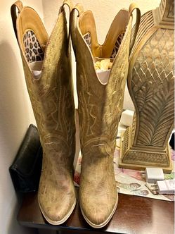 Tan Leather Cowboy Boots with Gold Stitching