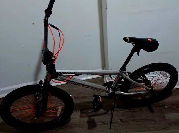 Mongoose Index 2.0 Freestyle BMX Bike 20in