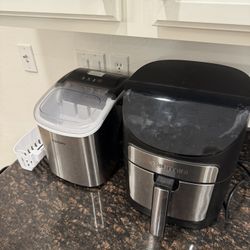 Black air fryer + FREE ice Maker