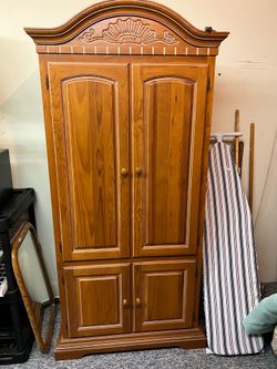 Wooden Storage Cabinet with Adjustable Shelving/Doors