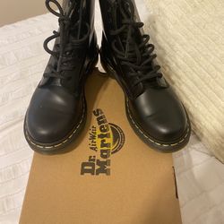 Dr martens best sale yuba