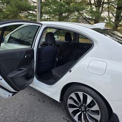 2017 Honda Accord Hybrid White