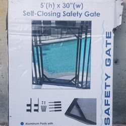 pool gate/fence 5'x 30