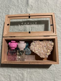 Gift Box With Perfumes And Crystals