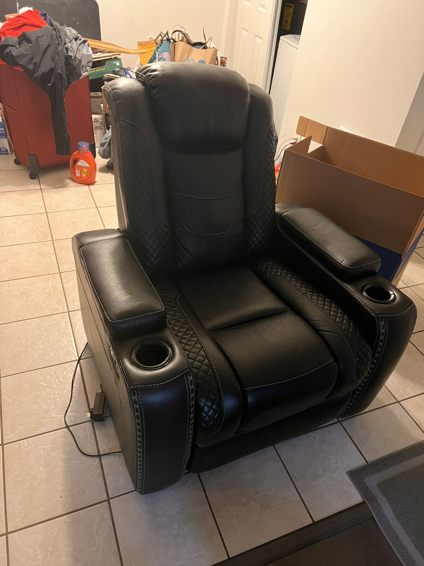 BLACK POWERED LED RECLINER