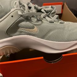 Nike Legend Essentials 3 