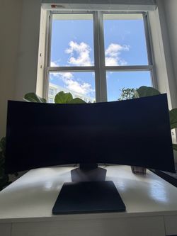 LG - UltraGear 45" OLED Dual Mode (5K2K WUHD 165Hz, WFHD 330Hz) 0.03ms G-Sync/FreeSync Premium Pro Gaming Monitor - Black
