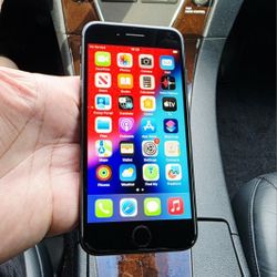 64GB Unlocked iPhone 8 In Excellent Condition Works With All Carriers 