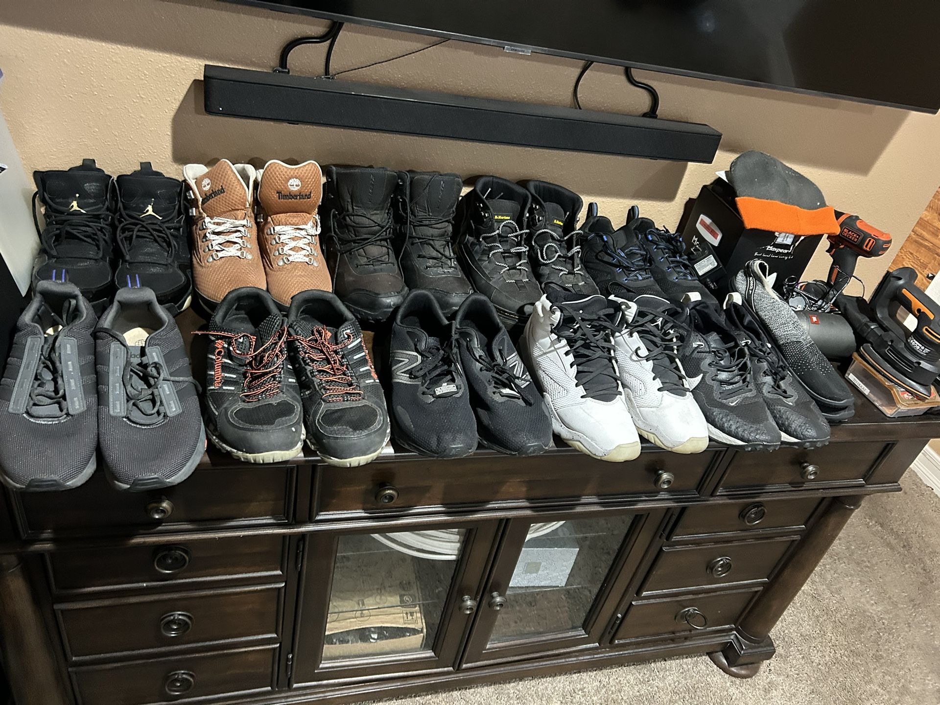 Vendo 12 Paras De Zapatos. Size 11. Y 11.1/2. 95%. De Vida Cada Zapatos X $590. Por. Todos. O Mejor Oferta