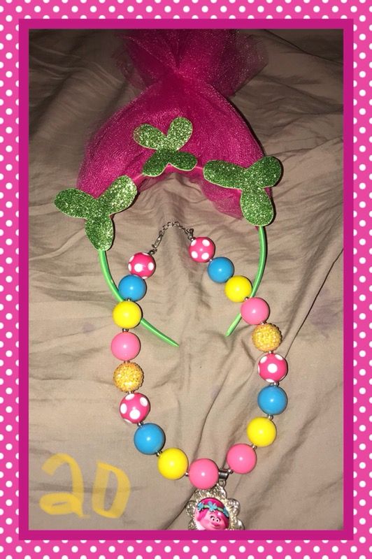 Necklace w headband new