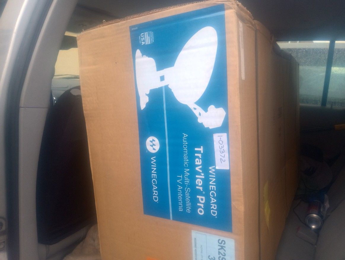 Traveler Pro Automatic Multi Satellite Antenna