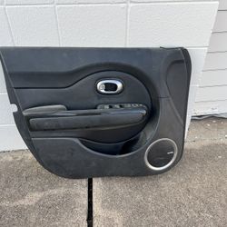 2014-2019 KIA SOUL FRONT  LEFT SIDE  DRIVER  INTERIOR DOOR PANEL COVER OEM
