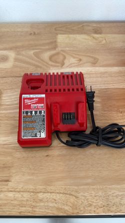 Milwaukee M12 M18 Dual Battery Charger