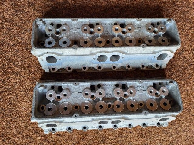GM NOS 10051101 SBC Aluminum Bowtie Heads