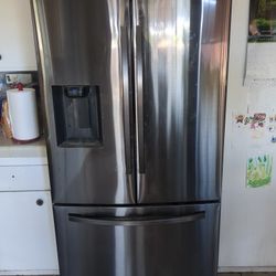 2022 Samsung Fridge 