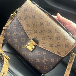 Louis Vuitton Purse