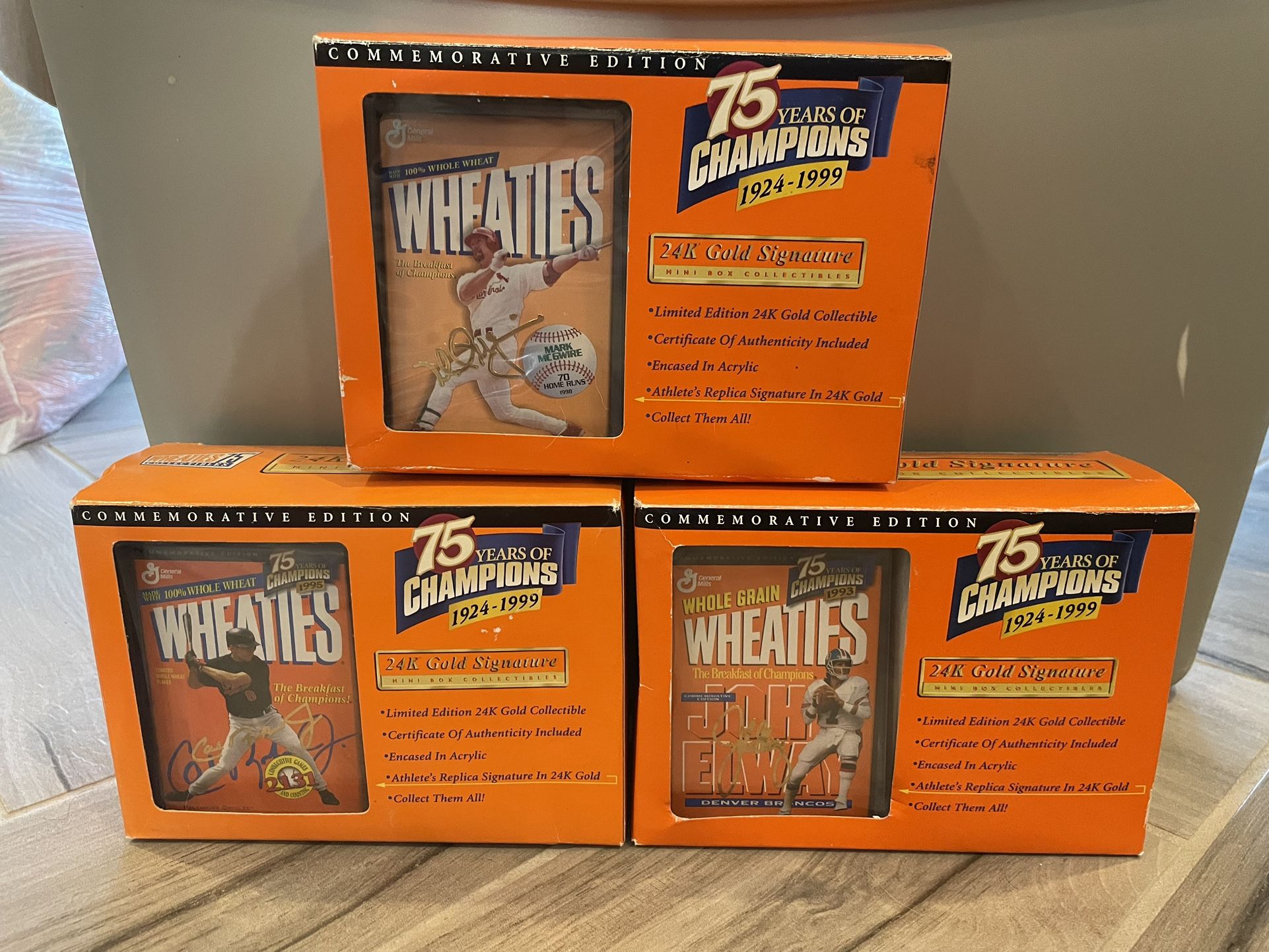 2000 Wheaties 24K Gold Signature Mini Box Collectibles Mark McGwire, John Elway, Cal Ripken