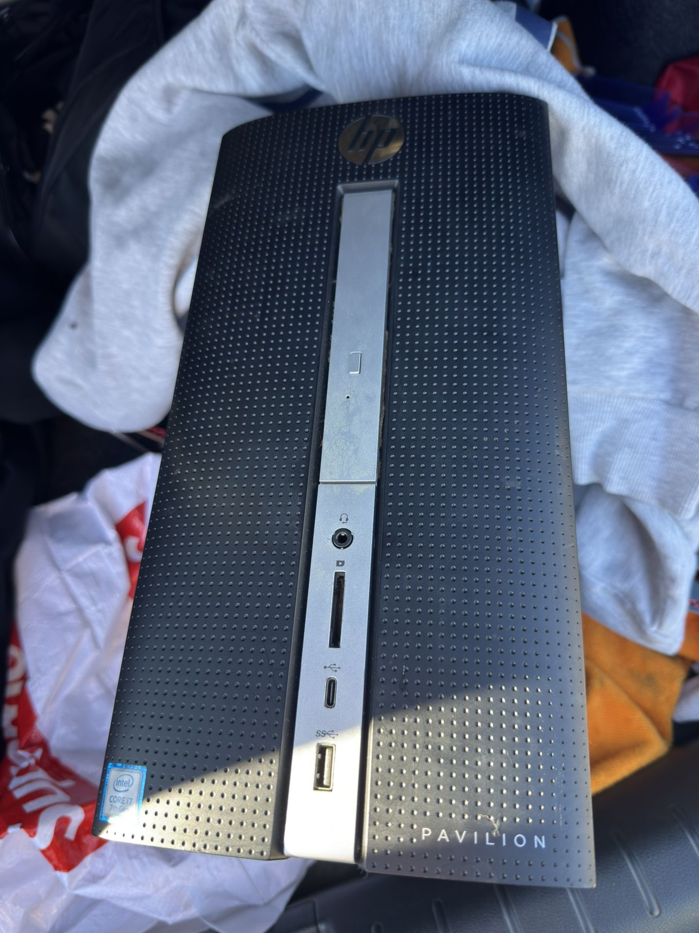 HP Pavilion Desktop 570-p030