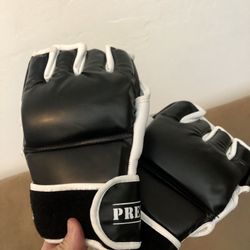 Unused MMA Gloves  Size Xl   3 Pairs Available 