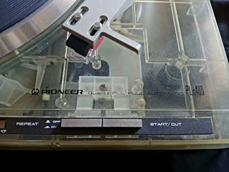 PL-400 Turntable