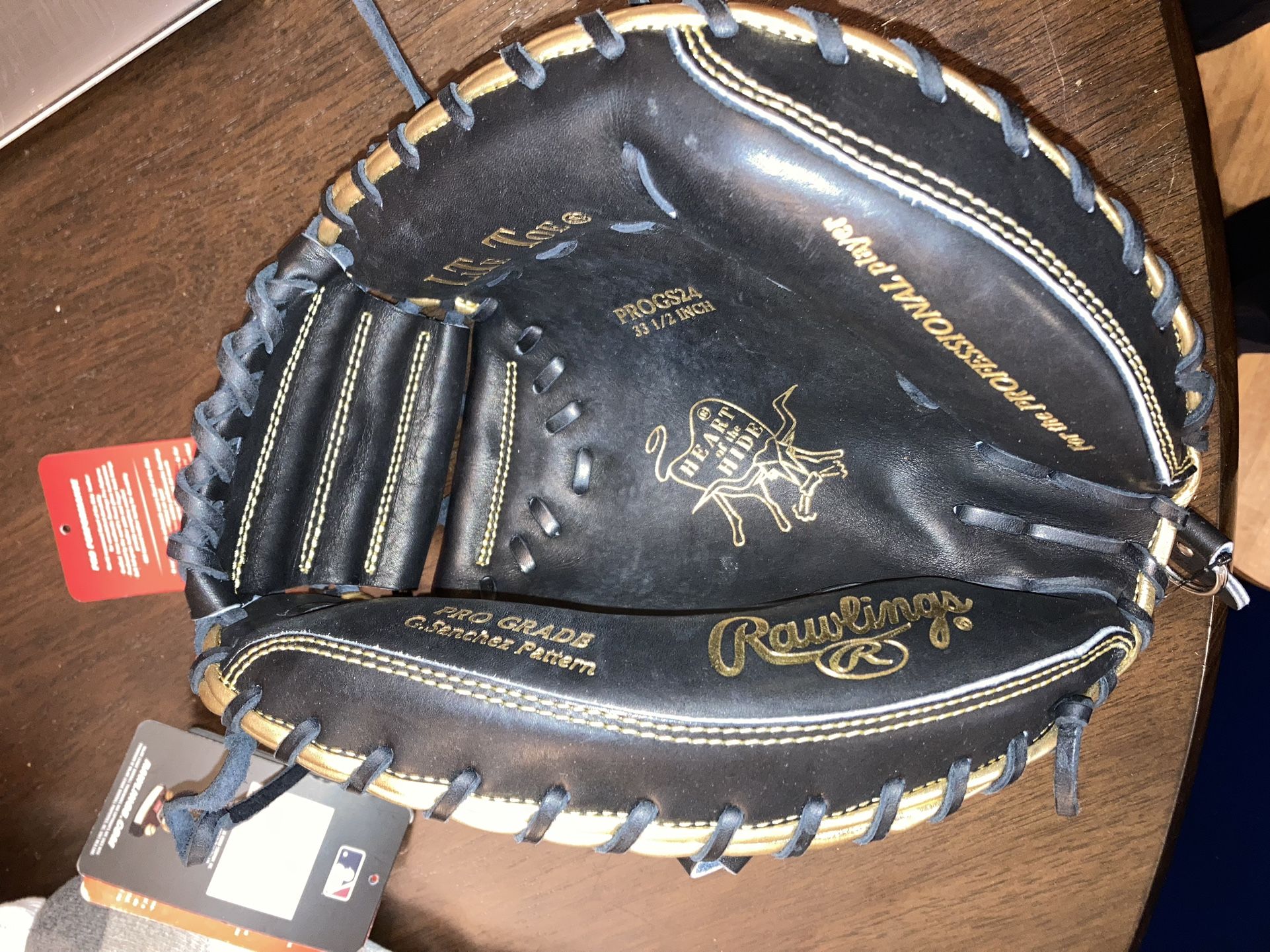 Gary Sanchez 33.5” Catchers mitt HoH