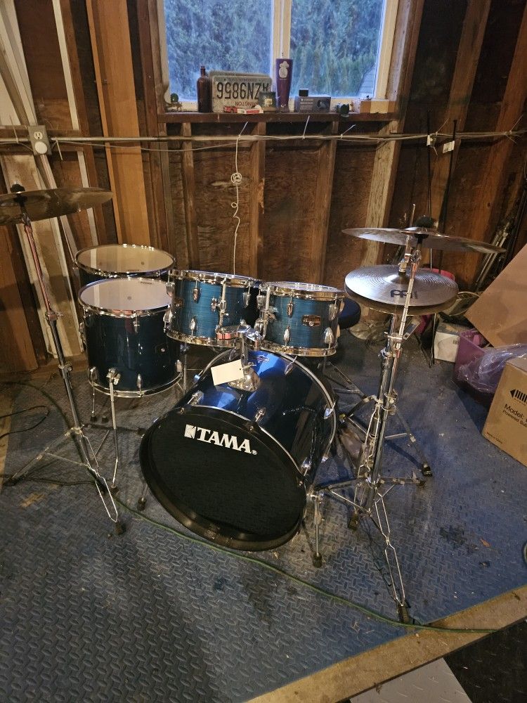 Tama Drums New 6 Piece With Cymbals
