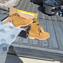 Boots New 3.5 Youth Size 