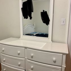 Nice Dresser With Mirror 